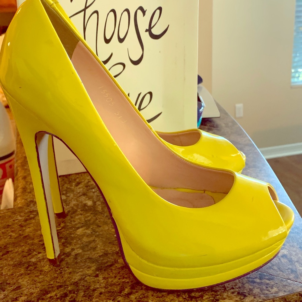 Andrea yellow platform heels
